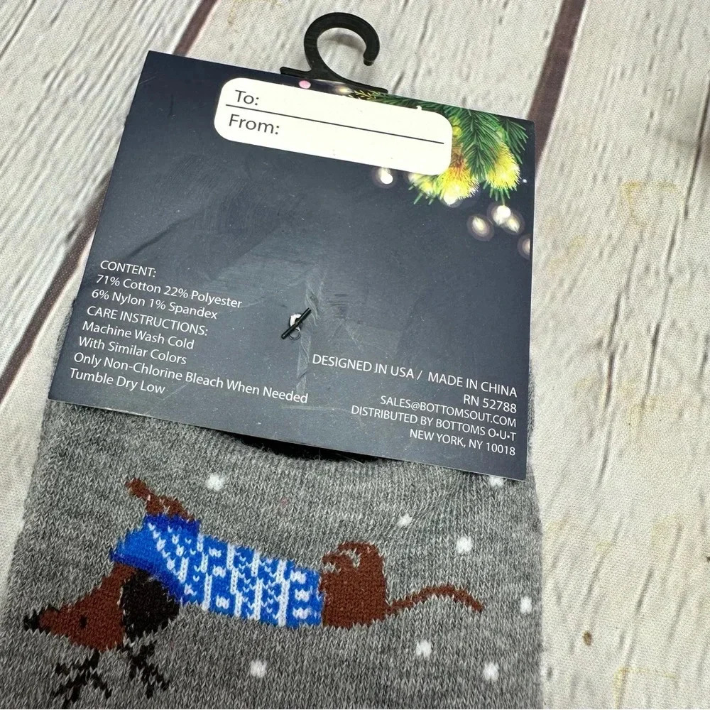 NWT dachshund christmas winter socks and small notepad set - Picture 3 of 5